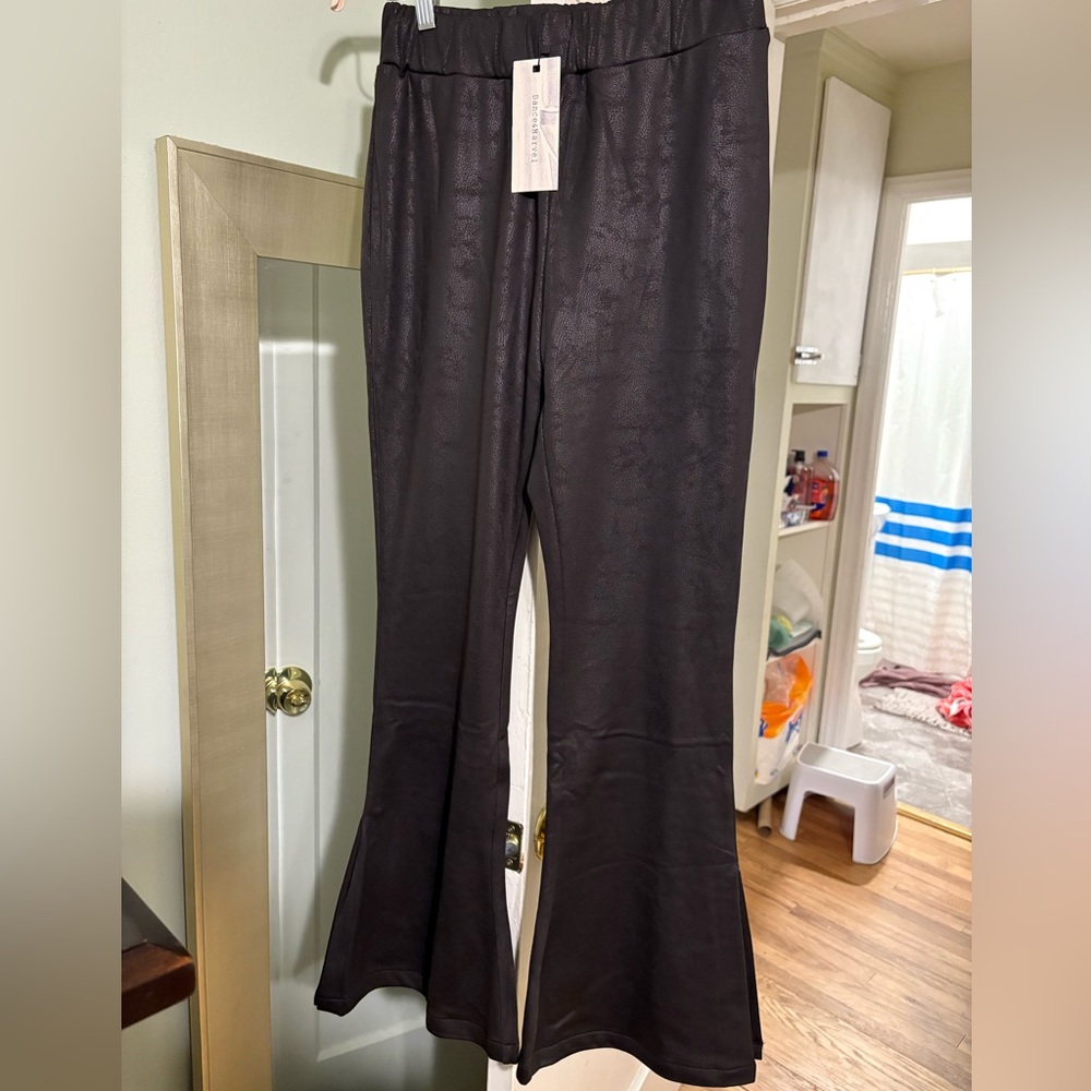 NWT Large Dance & Marvel Textured Dark Pants